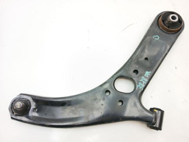 Brazo inferior derecho de la suspensión delantera 545011W000 HYUNDAI