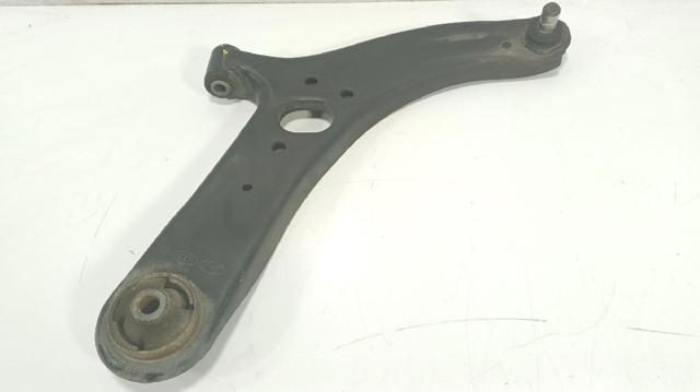 545011W000 HYUNDAI Brazo inferior derecho de la suspensión delantera  en stock Gandía