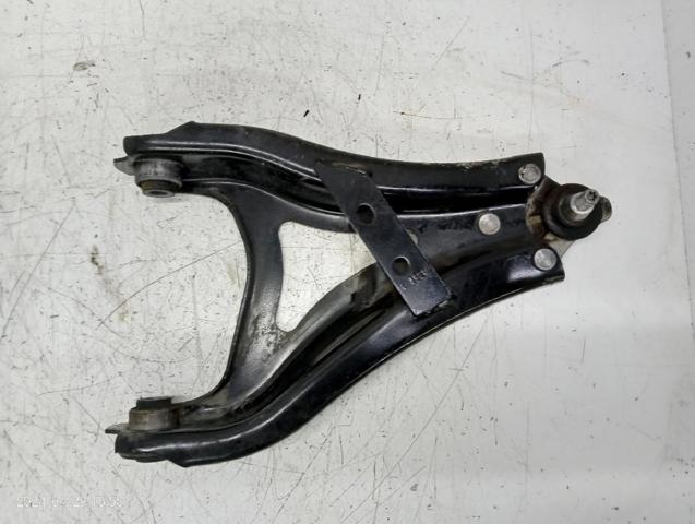 545012815R Brazo inferior izquierdo de la suspensión delantera  en stock Granada