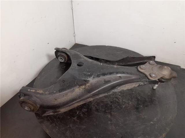545012815R RENAULT Brazo inferior izquierdo de la suspensión delantera  disponible Vigo