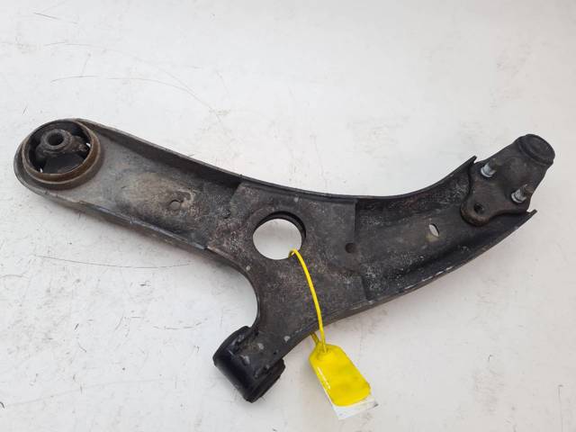 Brazo inferior derecho de la suspensión delantera 545012D002DS HYUNDAI