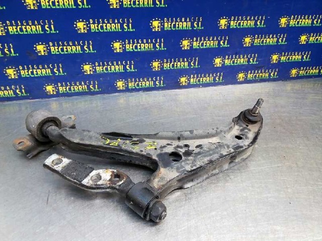 Brazo inferior izquierdo de la suspensión delantera 545012F500 NISSAN