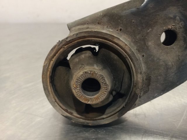 HYUNDAI 545012Y002 Brazo inferior derecho de la suspensión delantera comprar Barcelona
