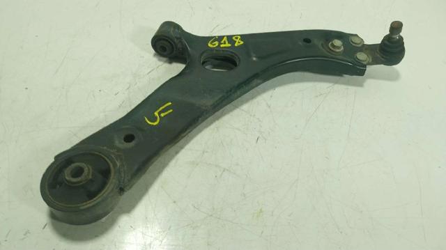 545012Y002 Brazo inferior derecho de la suspensión delantera  comprar en Reus