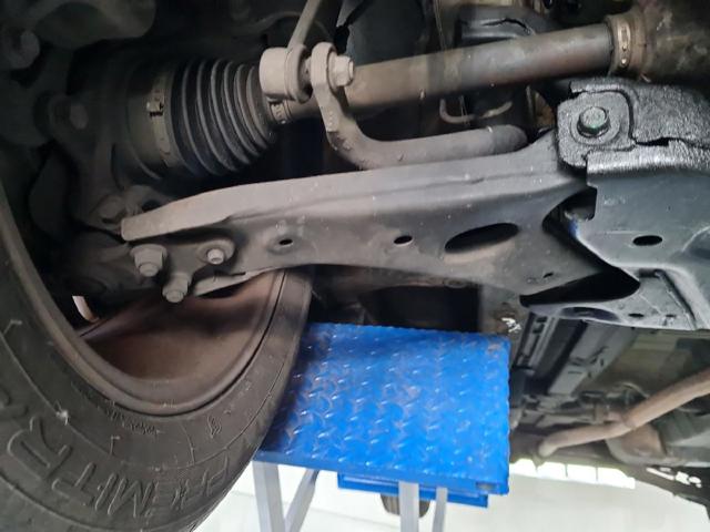 HYUNDAI 545012Y002 Brazo inferior derecho de la suspensión delantera  disponible Lugo