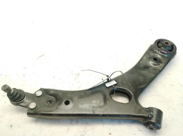 545012Y002 HYUNDAI Brazo inferior derecho de la suspensión delantera  en stock Huelva