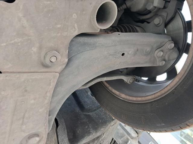 Brazo inferior izquierdo de la suspensión delantera 545016101R RENAULT
