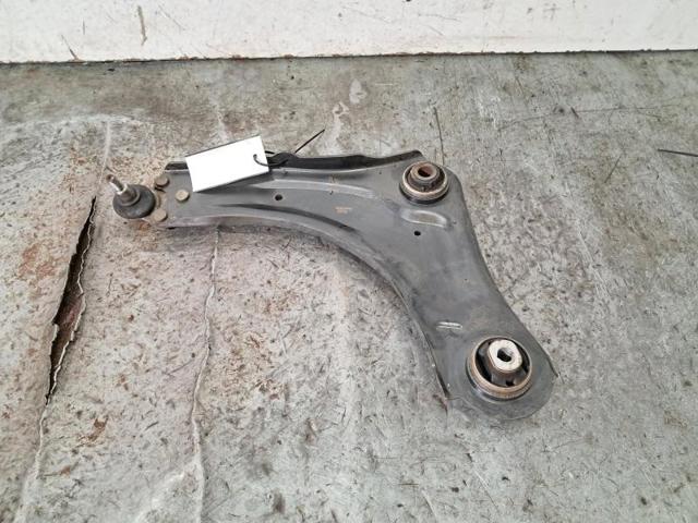 545016101R RENAULT Brazo inferior izquierdo de la suspensión delantera comprar Bilbao