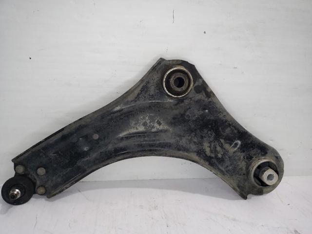 545016101R RENAULT Brazo inferior izquierdo de la suspensión delantera  en stock Gandía