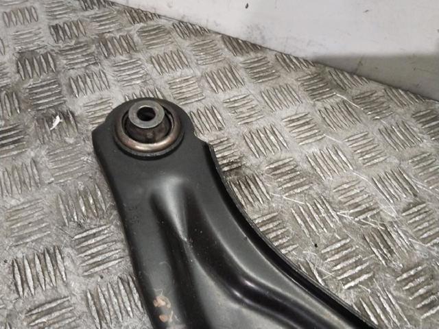 545016805R Brazo inferior izquierdo de la suspensión delantera  disponible Burgos