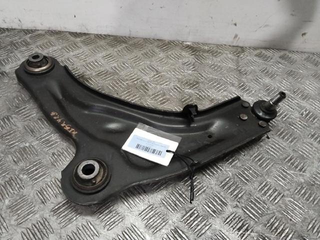 545016805R RENAULT Brazo inferior izquierdo de la suspensión delantera  en stock Gandía