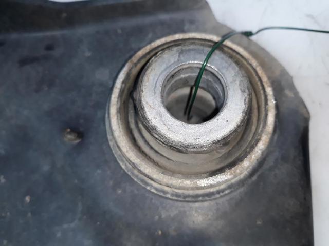 RENAULT 545016838R Brazo inferior izquierdo de la suspensión delantera  en stock Terrassa