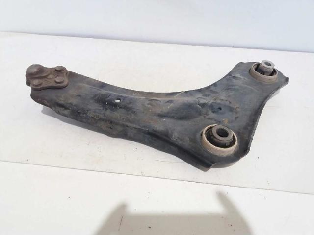 545018194R RENAULT Brazo inferior izquierdo de la suspensión delantera  en stock Córdoba