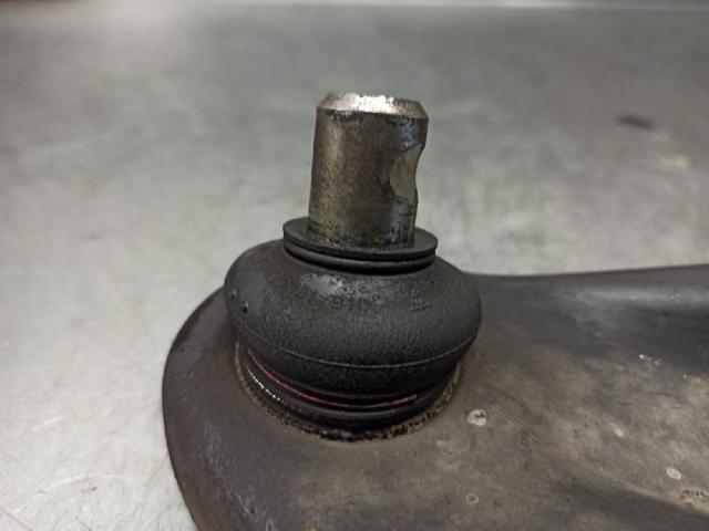 RENAULT 545019811R Brazo inferior izquierdo de la suspensión delantera  en stock Valencia