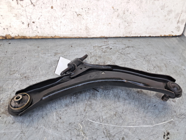 54501BB00A NISSAN Brazo inferior izquierdo de la suspensión delantera  disponible Ourense