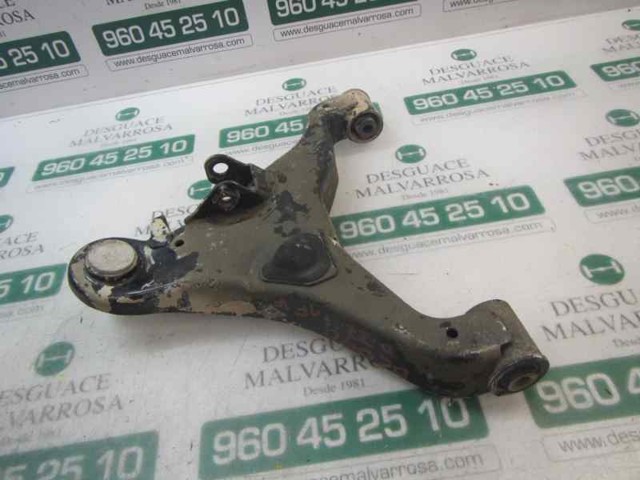 54501EB31A NISSAN Brazo inferior izquierdo de la suspensión delantera  disponible Vigo