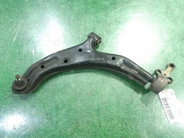 Brazo inferior izquierdo de la suspensión delantera 54501F4600 NISSAN