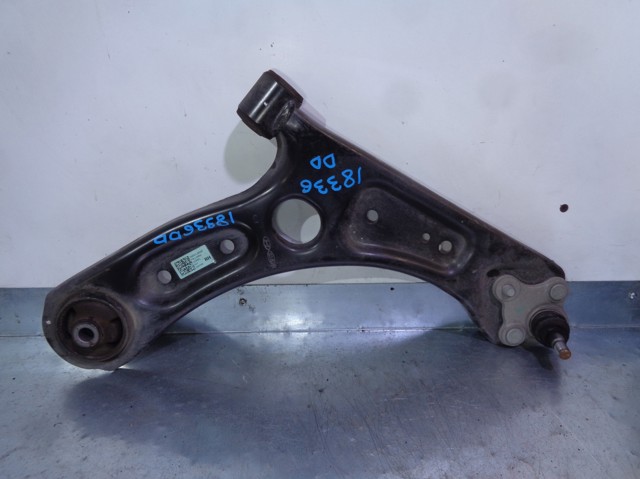 54501J9000 HYUNDAI Brazo inferior derecho de la suspensión delantera  en stock Huelva
