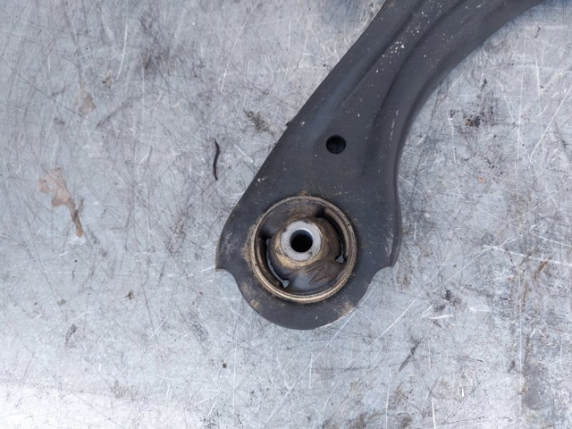 54501N9000 Brazo inferior derecho de la suspensión delantera  comprar en Reus