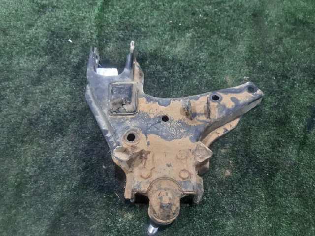 545037F000 NISSAN Brazo inferior izquierdo de la suspensión delantera  en stock Huelva