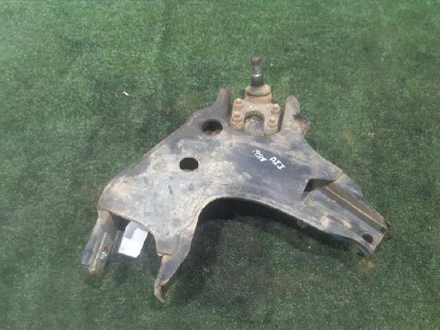 545037F000 NISSAN Brazo inferior izquierdo de la suspensión delantera  en stock Gandía