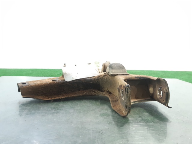 545037F000 Brazo inferior izquierdo de la suspensión delantera comprar Sevilla