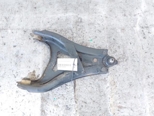 545040280R RENAULT Brazo inferior derecho de la suspensión delantera  en stock Córdoba