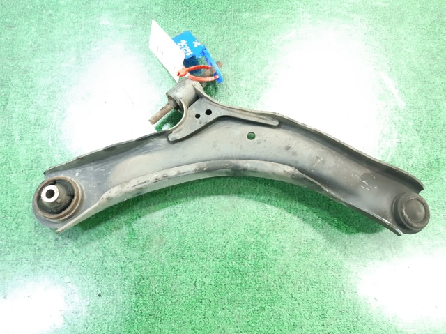 545040445R Brazo inferior derecho de la suspensión delantera comprar Girona