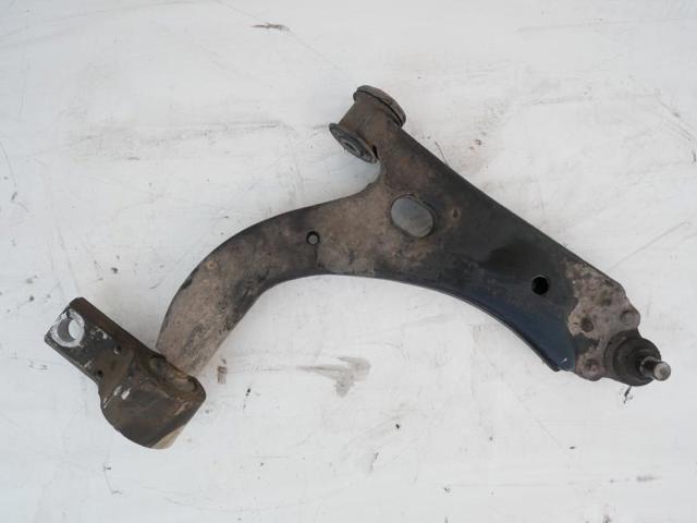RENAULT 545040445R Brazo inferior derecho de la suspensión delantera  en stock Valencia