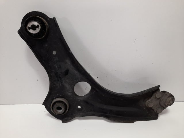 545042511R RENAULT Brazo inferior derecho de la suspensión delantera  en stock Gandía