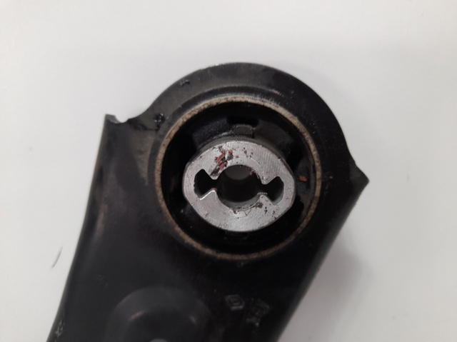 545042511R RENAULT Brazo inferior derecho de la suspensión delantera comprar Madrid