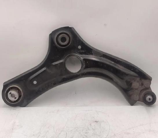 545042511R Brazo inferior derecho de la suspensión delantera comprar Sevilla