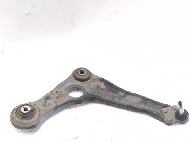 545043778R Brazo inferior derecho de la suspensión delantera  en stock Sabadell