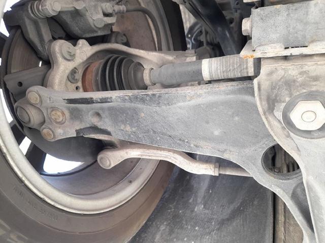 Brazo inferior derecho de la suspensión delantera 545043778R RENAULT