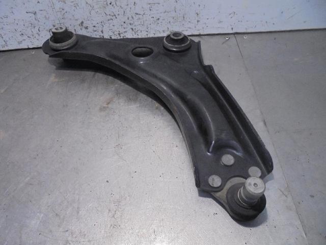 545045297R Brazo inferior derecho de la suspensión delantera  comprar en Reus