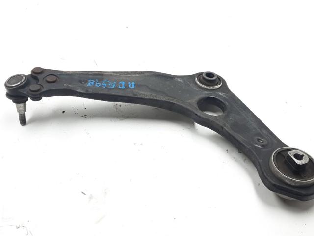 545047275R Brazo inferior derecho de la suspensión delantera  en stock Castellón