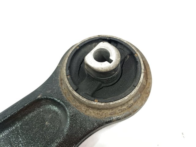 545047275R RENAULT Brazo inferior derecho de la suspensión delantera  disponible Ourense