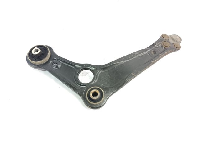 545047275R RENAULT Brazo inferior derecho de la suspensión delantera  disponible Vigo