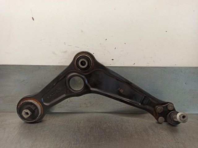 RENAULT 545047275R Brazo inferior derecho de la suspensión delantera comprar Barcelona