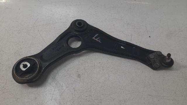 545047275R RENAULT Brazo inferior derecho de la suspensión delantera  disponible Alicante