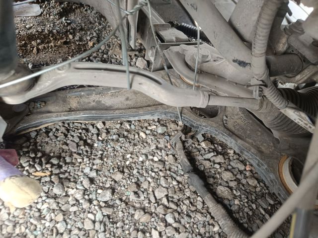 RENAULT 545050303R Brazo inferior izquierdo de la suspensión delantera  en stock Terrassa