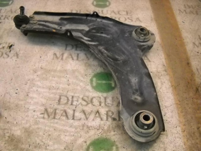 545050804R Brazo inferior izquierdo de la suspensión delantera  comprar en Pontevedra
