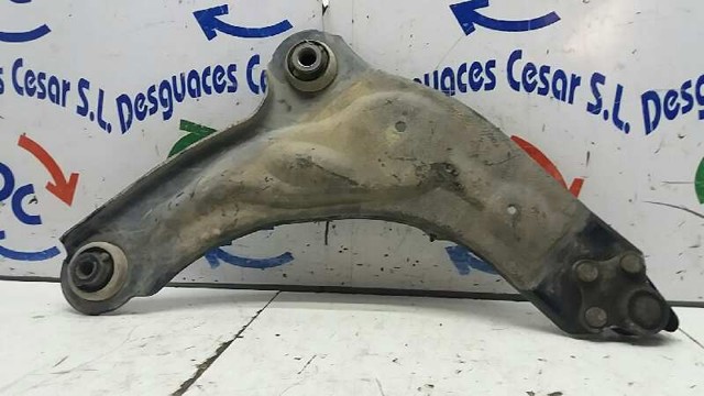 545050804R Brazo inferior izquierdo de la suspensión delantera comprar Almería