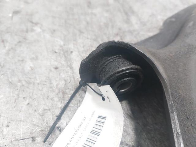 545052354R Brazo inferior izquierdo de la suspensión delantera comprar Girona