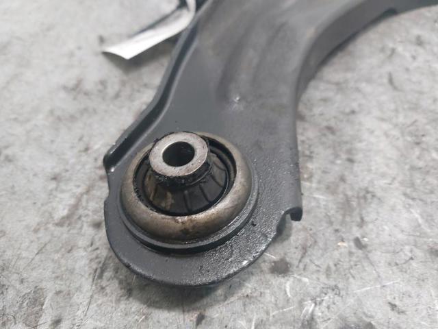 545052354R RENAULT Brazo inferior izquierdo de la suspensión delantera  disponible Alicante