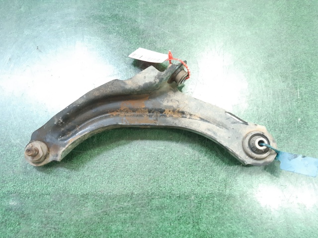 545052354R RENAULT Brazo inferior izquierdo de la suspensión delantera  en stock Gandía