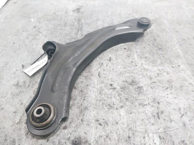 545052354R Brazo inferior izquierdo de la suspensión delantera  comprar en Zaragoza