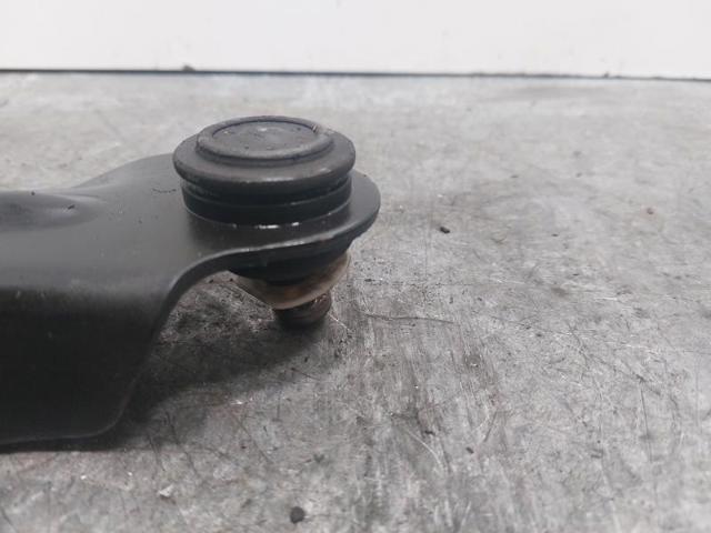 545052354R Brazo inferior izquierdo de la suspensión delantera  en stock Sabadell
