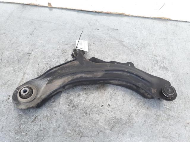 545052737R Brazo inferior izquierdo de la suspensión delantera  en stock Sabadell
