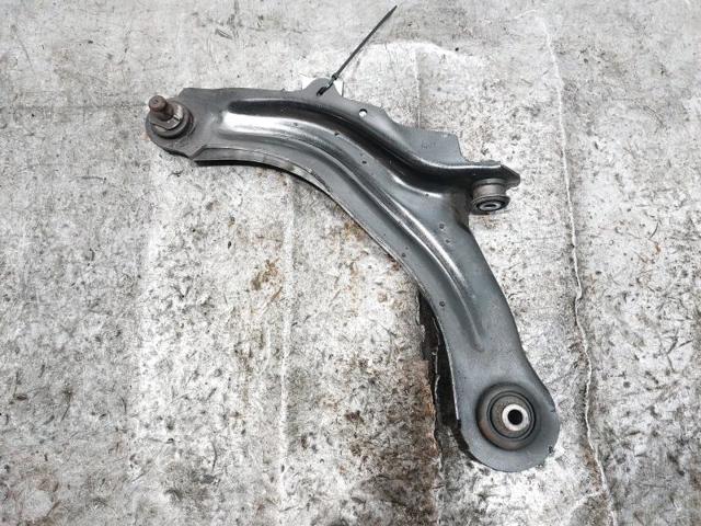 545052737R Brazo inferior izquierdo de la suspensión delantera  comprar en Reus